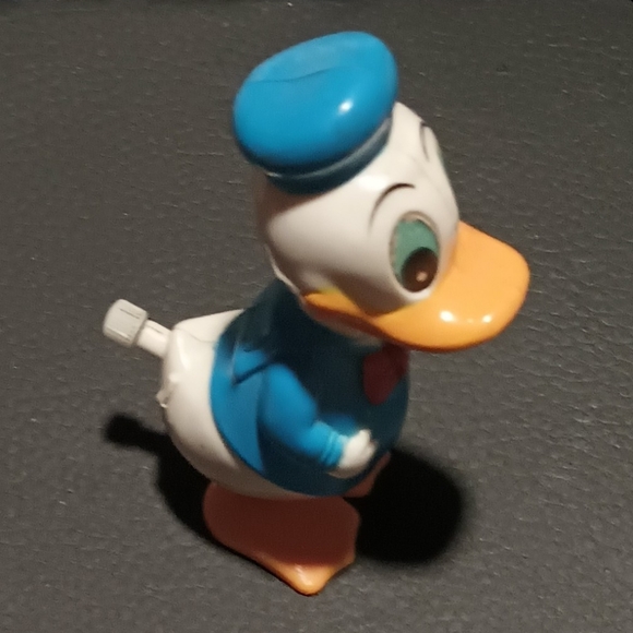 Disney's Donald Duck 1977 Tomy Wind-Up Toy - Picture 2 of 5